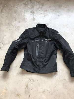 Motorcycle Jacket Size S like brand-new for Sale- 1.990 THB FREE Shipp