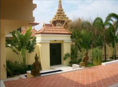 Stunning Luxury House For Sale At Bang Saray
