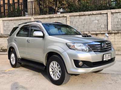 Selling car Toyota Fortuner year 2013 TOYOTA FORTUNER