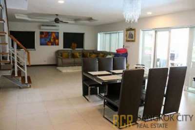 Renovated 4 Bedroom Pool Villa near a Lake in Pattaya for Sale