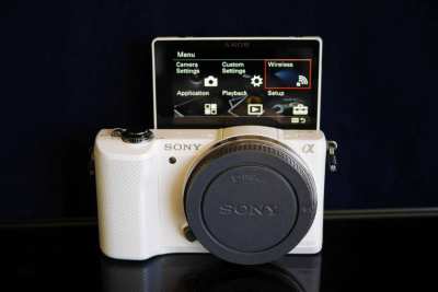 Sony A5000 20.1MP Wi-Fi NFC APS-C White Body