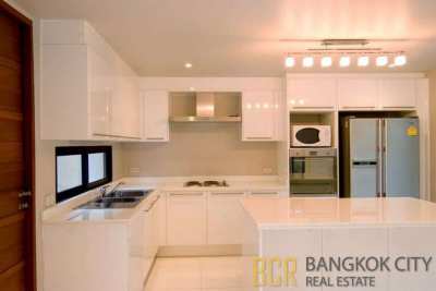 Ultra Luxury 4 Bedroom Private Pool House in Sukhumvit 26 for Rent 
