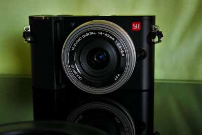 YI M1 (4K Video) 20MP Mirrorless Micro Four Thirds Wi-Fi Camera