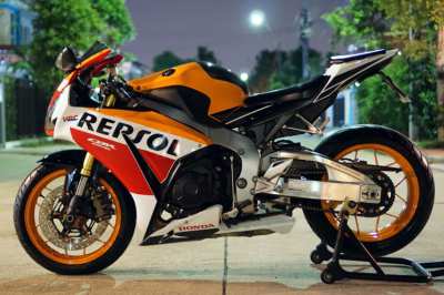 Honda CBR1000RR Repsol 2015 with Yoshimura exhaust only 12,9xx km