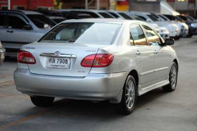 Selling a Toyota Altis 1.8 G top year 05