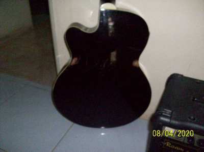  coutry and Half Acoustic Guitar Cetury 4500 Bath With Emplifier