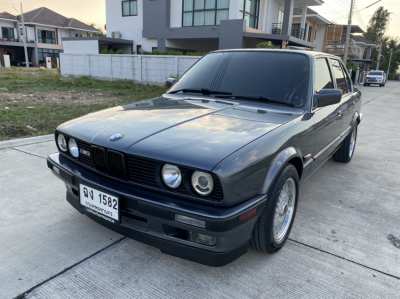 Selling a BMW 3 Series 318i E30 4 door 1991