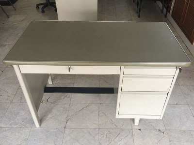Metal Office Desk 123cm