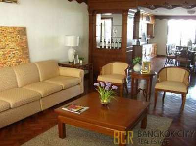 Very Spacious Pet Friendly Apartment in Sukhuvmit 23 on Special Rent 
