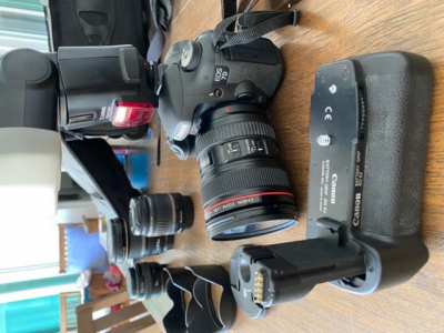 Canon EOS D7 Complete semi-professional kit. Sell as complete set ONLY