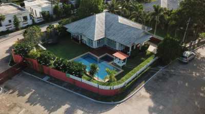 Pool villa for sale in Hua hin (200 m²)