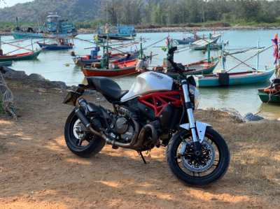 Limited Edition Ducati Monster 821 PEARL WHITE, 12.500 km, clean