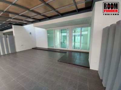 FOR SALE TOWNHOME SPACE LADPRAO-MENGJAI / 3 beds 3 baths / **13.2 MB**