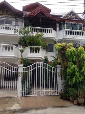 Beautiful Townhome 4 Storey For Sale in Trappraya location