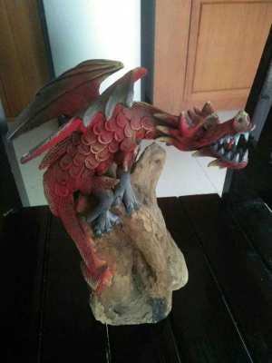 Dragon statue 