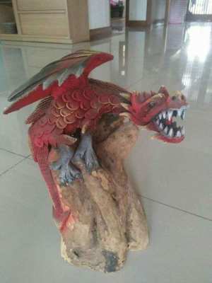 Dragon statue 