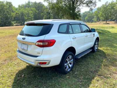 Ford Everest (excellent condition)