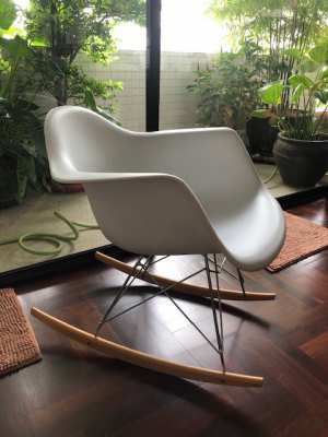 2 Eames replica chairs (brandnew) selling individually or together