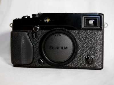 Fuji Fujifilm X-Pro1 Digital Camera in Box