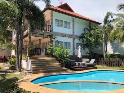 Centrally located pool villa for rent