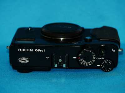 Fuji Fujifilm X-Pro1 Digital Camera body in Box