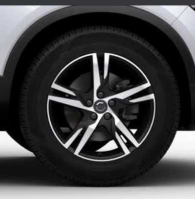 Volvo 2020 19 inch wheels and Pirelli tyres