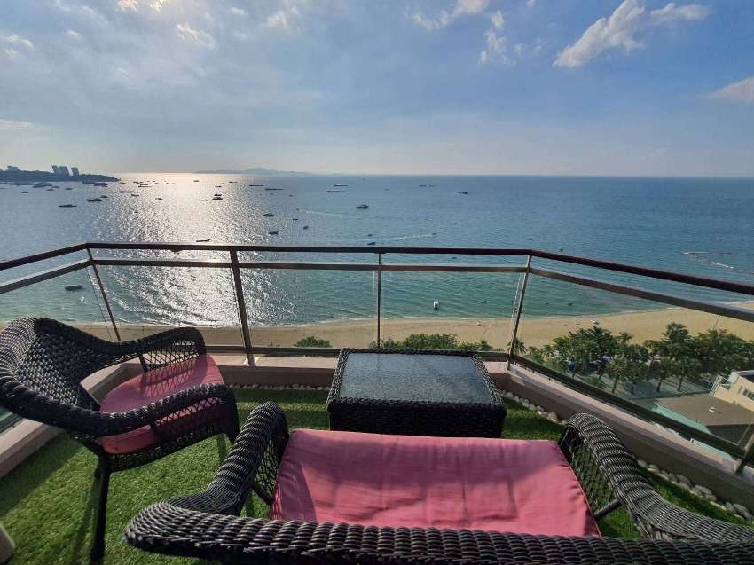 BEACH FRONT LUXURY APARTMENT FOR SALE