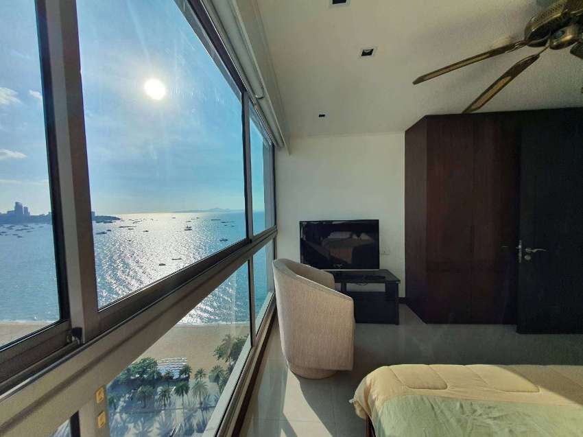 BEACH FRONT LUXURY APARTMENT FOR SALE