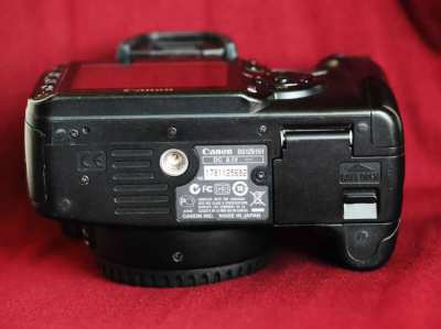 Canon EOS 400D DSLR Camera Black body