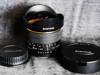Samyang 8mm for Canon f3.5, Nikon T3.8 VDSLR UMC Fish-eye CS Fisheye