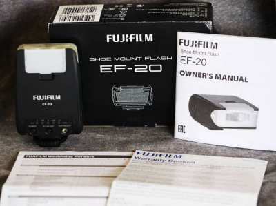Fuji Shoe mount flash EF-20 in Box for Fujifilm Cameras