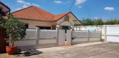 2 Bed house with Jacuzzi in secure village, Bang Saray available now