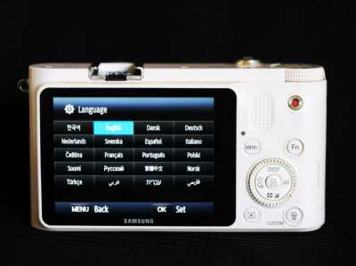 Samsung NX1000 Wi-Fi White Mirrorless Digital Camera Body