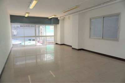 Commercial Building FOR RENT/SALE: Double Shophouse Near Holiday Inn 