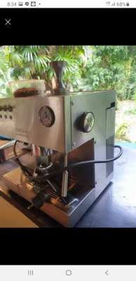 Ascasso Espresso machine with integrated grinder