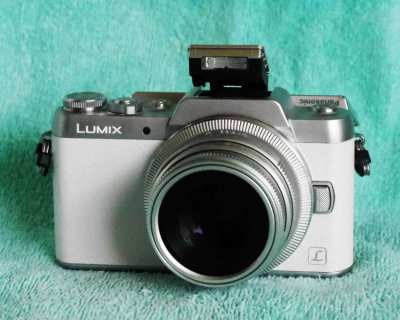 Panasonic Lumix DMC-GF7 White with 35mm MF Silver Lens, GF-7, GF7