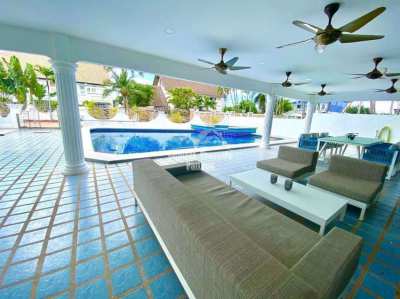 Discount 2 MB !!!. 2 storey pool villa near Bangkok Pattaya Hospital  