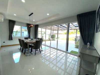 Beautiful two storey pool villa for rent and sale in east pattaya 