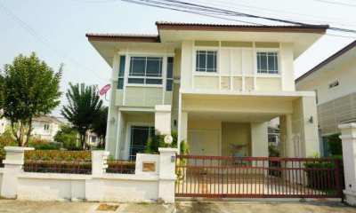 House for sale near Promenada shopping mall, Sankamphaeng Rd., Middle 