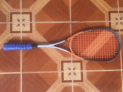 Squash Racquet. Very good condition. Head Ti.180G.