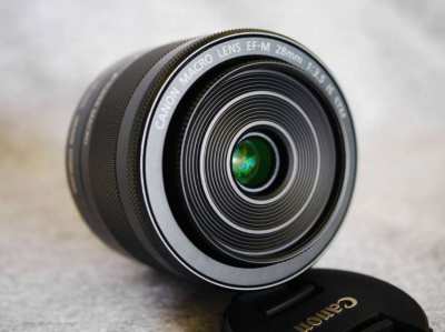 Canon Macro Lens EF-M 28mm f3.5 IS STM Lens in Box