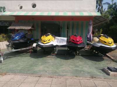 Lot of 4 Jetskis (cases only) + 1 engine (repair required) + 1 trailer