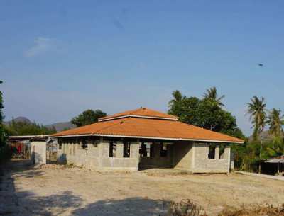 Unfinished villa on 1 rai plot ready to be taken over and built out 