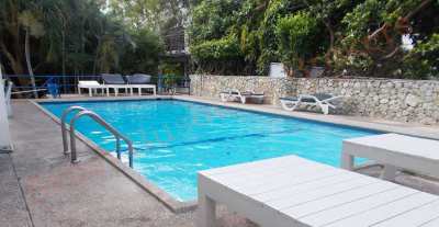 1205053 58-Room Hotel with Swimming Pool in Pra Tamnak Hill for Rent 