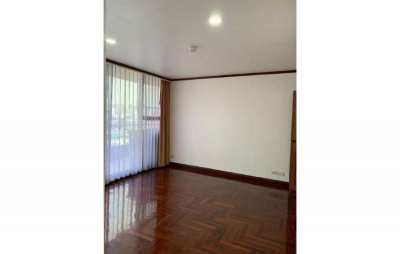 Renovated 2 Bedroom Corner Unit at Supalai Place Condo for Rent