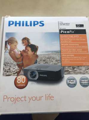 PORTABLE PROJECTOR PHILIPS HD 80 LUMENS (GREAT FOR MOVIES SHOW OFF)