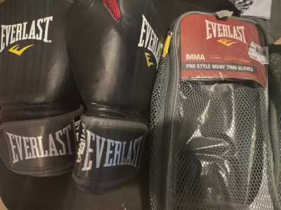 MMA Everlast pro style muay thai gloves