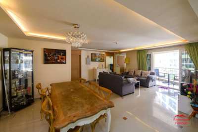 Great Price Very Large Condo at City Garden Soi 15