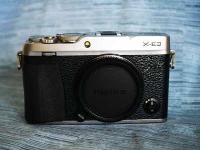Fujifilm Fuji X-E3 24.3MP 4K, Wi-Fi Bluetooth Camera Black Silver 