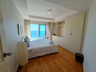 Beachfront Condo with Sea View Entire Room Rayong